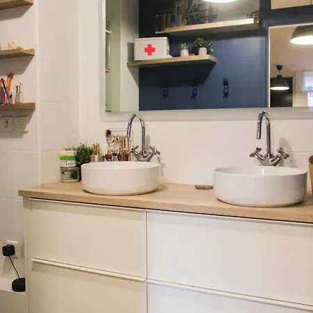 Apartament Nice Spacious Nest Close To Paris